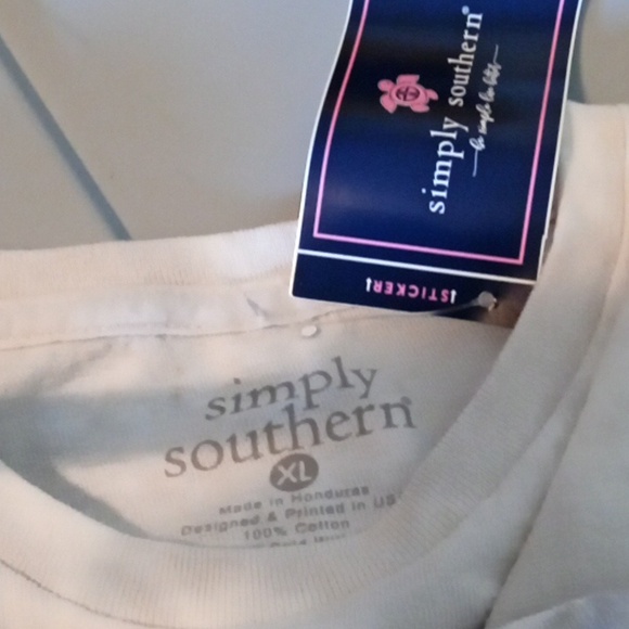 Simply Southern Gray Elephant XL Top - Picture 3 of 3